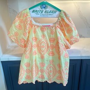 Lilly Pulitzer Embroidered Puff Sleeve top. Size S.